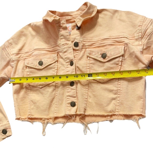 Gianni Bini Peach Cropped Denim Jacket Sz S – Frayed Hem Stretch Jean Style - Picture 5 of 7
